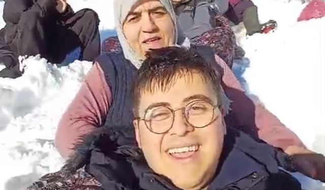 Köylülerin kar keyfi; naylon poşetlerle kaydılar