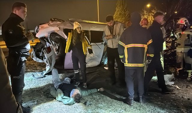 Kütahya'da aynı kavşakta yarım saat arayla 2 otomobil takla attı