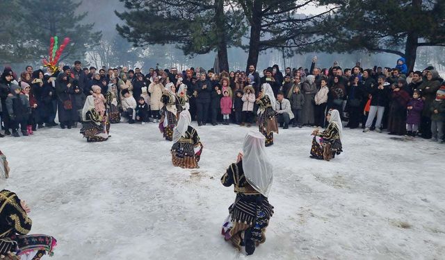 Kütahya'da öğrenciler yararına sucuk festivali
