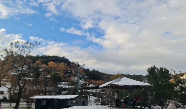 Osmaniye'nin Kadirli ilçesinde eğitime kar engeli
