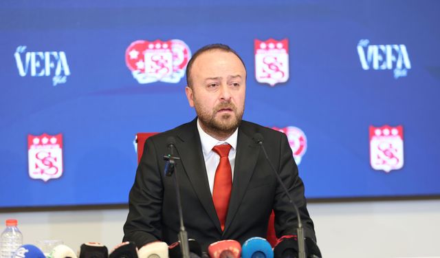Sivasspor Başkanı Özçoban: Transfer tahtasını açıp, Sivasspor'u hak ettiği yere getireceğiz