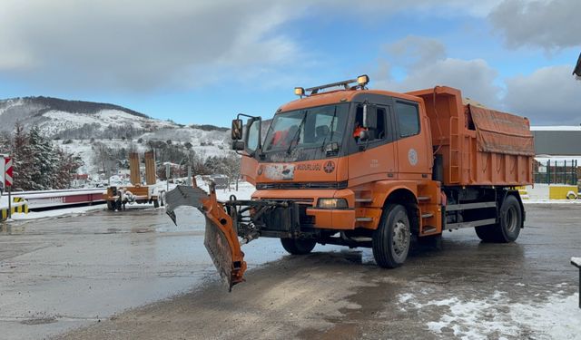 Yalova'nın yüksek kesimlerine kar yağdı