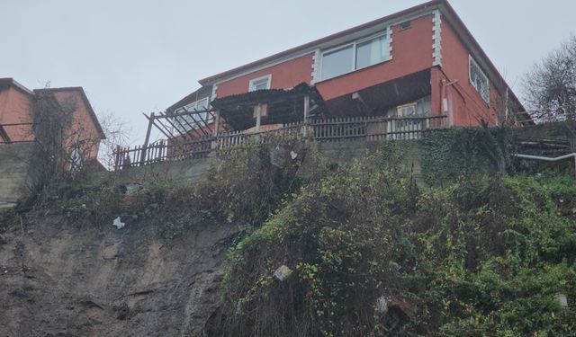 Zonguldak'ta heyelan nedeniyle 2 ev boşaltıldı