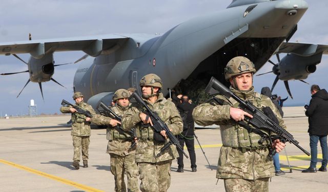 Almanya'da tatbikata katılan Mehmetçiklere duygulu karşılama / Ek fotoğraflar