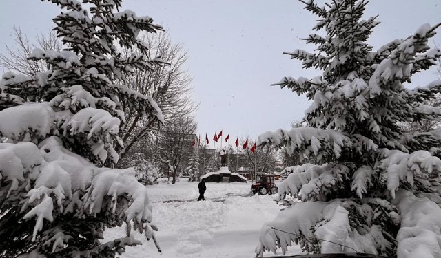 Ardahan'da 89 köy yolu kardan kapandı