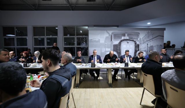 Bakan Işıkhan, işçilerle iftar yaptı