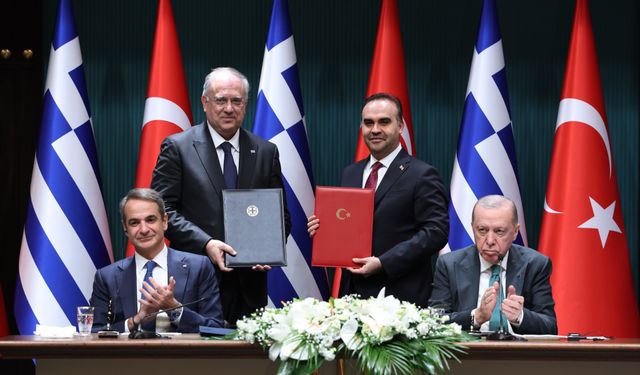 Bakan Kacır, Yunanistan Kalkınma Bakanı Theodorikakos ile görüştü