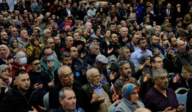 Bakan Kurum: Özgür Bey bize laf söyleyeceğine, şapkasını önüne alacak, bir düşünecek