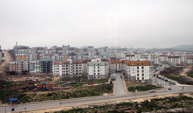 Depremzedeler, yeni yuvalarının ödeme planını sevinçle karşıladı / Ek fotoğraflar