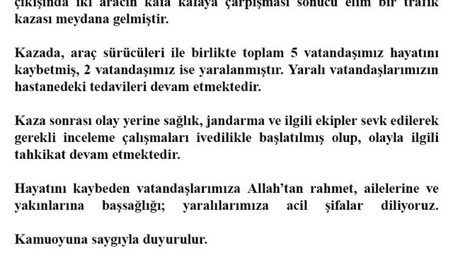 Diyarbakır'da otomobil ile hafif ticari araç kafa kafaya çarpıştı: 5 ölü, 2 yaralı (2)