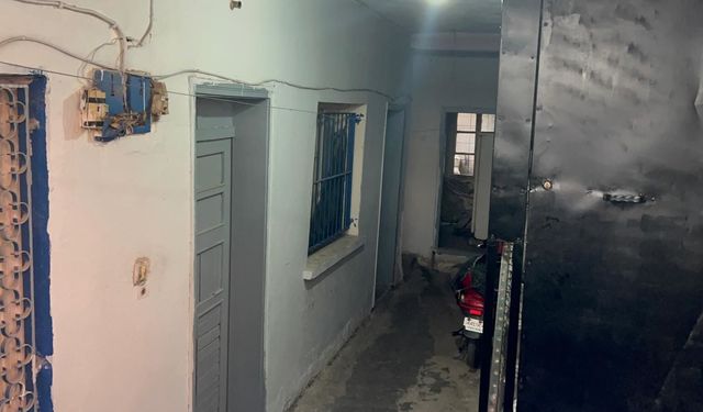 Eşini bıçaklayarak öldürüp, cesedinin başında ağlarken gözaltına alınan şüpheli tutuklandı