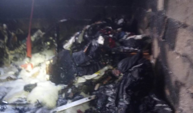 Evinde çıkan yangında 183 bin TL'si de yandı