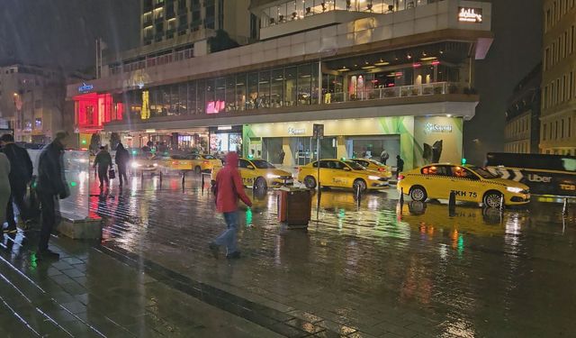 İstanbul - İstanbul'da sağanak etkili oldu