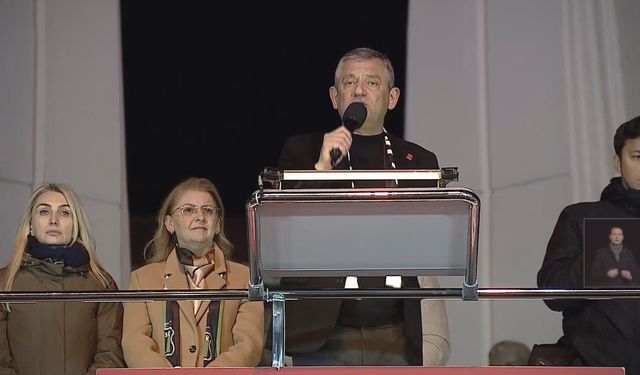 İstanbul - Özgür Özel Bakırköy'de konuştu