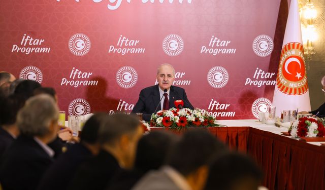 İstanbul - TBMM Başkanı Kurtulmuş, medya kuruluşlarının genel yayın yönetmenleriyle iftar programında bir araya geldi