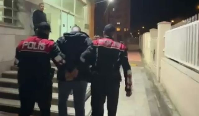 İzmir'de firari iki hükümlü yakalandı