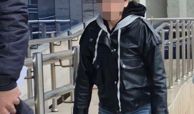 Minibüste bulduğu telefondan mobil bankacılıkla para çekip, teknoloji mağazası ve hastane kantininde harcamış