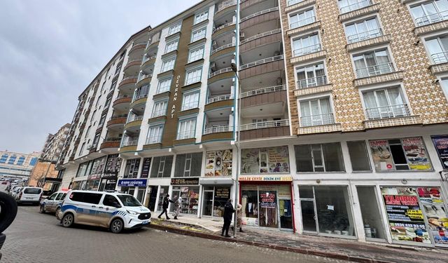 Siirt'te 3'üncü kattan düşen kadın hayatını kaybetti