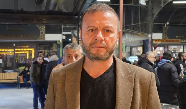 Tarihi Uzun Çarşı esnafından depremde hayatını kaybedenler anısına ikram