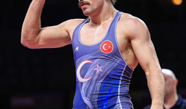 Yüksel Sarıçiçek, UWW 1'inci Ranking Series Zagreb Open Turnuvası'nda 5'te 5 yaparak şampiyon oldu