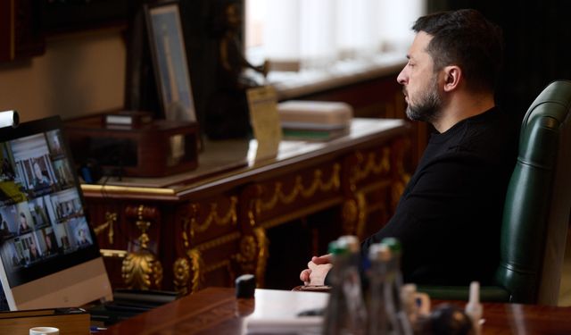 Zelenskiy: Kiev'de 1400'den fazla apartman ısıtmasız kaldı