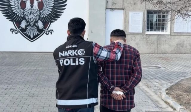 20 yıl hapisle aranan hükümlü İran'dan Türkiye'ye kaçak girerken yakalandı