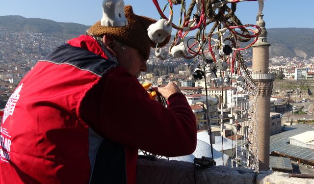 627 yıllık Ulu Cami'ye 2'nci mahya: 'Zekat berekettir'