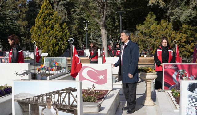 Aile ve Sosyal Hizmetler Bakanlığı'ndan Ankara'da şehitlik ziyareti