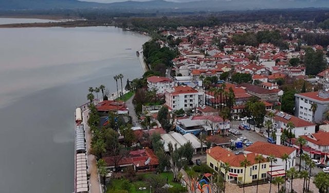 Akyaka'da deniz çekildi; Köyceğiz Gölü de normale döndü
