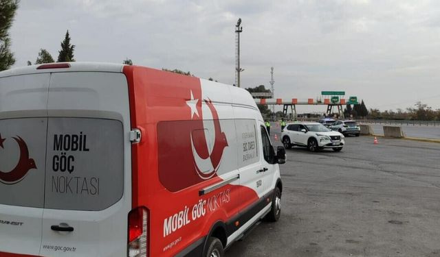 Aydın'da şüphe üzerine durdurulan araçta 12 düzensiz göçmen yakalandı