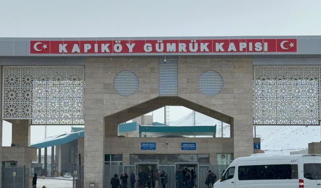 Bakan Bolat: Türkiye-İran arasında günübirlik yolcu geçişleri karşılıklı olarak durduruldu / Ek fotoğraflar