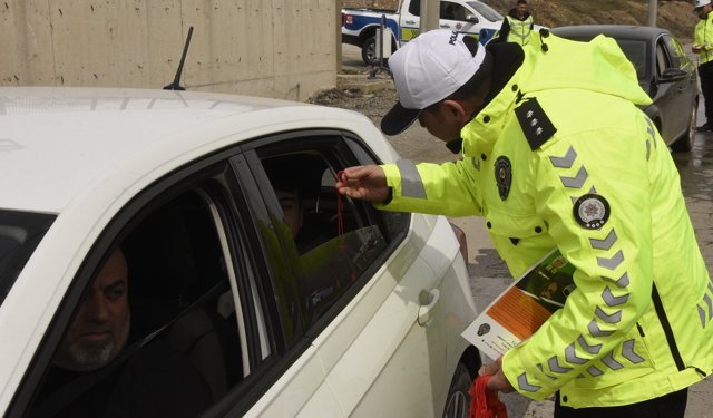 Bitlis'te trafik ekipleri, bayram öncesi denetimlerini artırdı