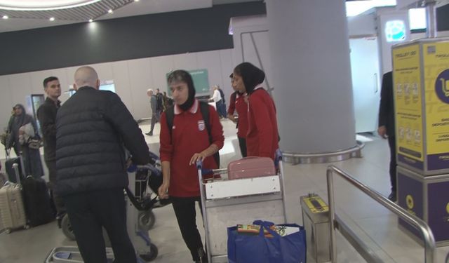İstanbul - İran Kadın Milli Futbol Takımı İstanbul'a geldi