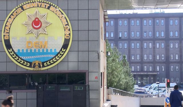 Kaçarken motosikleti ile 2 polisin yaralanmasına neden olan sürücü tutuklandı