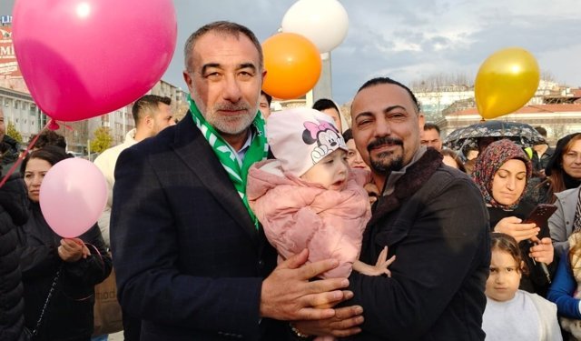 Kampanyası tamamlanan SMA hastası Alya için balonlar gökyüzüne bırakıldı