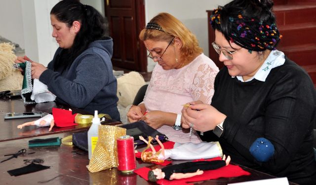 Kars'ta Kafkas kültürü, minyatür bebeklerle geleceğe taşınıyor