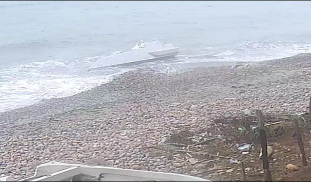 Ordu'da sahilde insansız deniz aracı bulundu