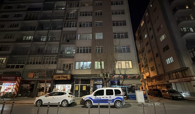 Yalnız yaşadığı evinde ölü bulundu