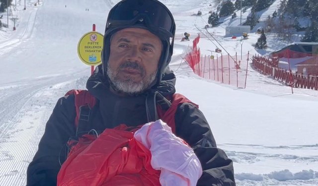 Yarasa adam Ergan Dağı Kayak Merkezi'nde uçtu