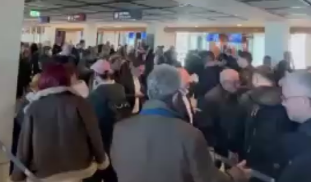 ITB Berlin Fuarına gelen Türklere pasaport kuyruğu