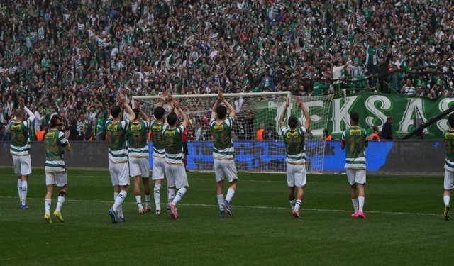 2'nci Lig şampiyonu Bursaspor, taraftar rekoruyla da Süper Lig şampiyonlarını geride bıraktı