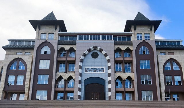 9 kişiyi öldüren saldırganın annesi tutuklandı (2)