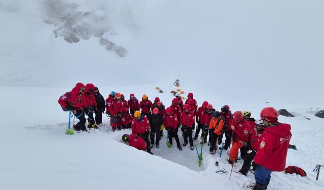 AKUT, Uludağ'da kış eğitimi düzenledi