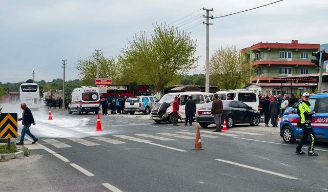 Aydın'da yolcu otobüsü ile minibüs çarpıştı: 1 ölü, 3 yaralı