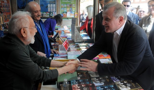 Bakan Bak: Gençlerimizi, çocuklarımızı dijital dünyadan, kötü alışkanlıklardan uzak tutmamız lazım
