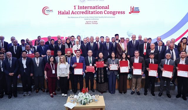 Bakan Bolat: İslam dünyası ile dış ticaret hedefimiz yüzde 30'u geçmek