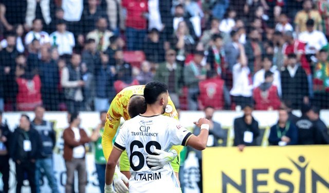 Bodrum FK son dakikada 1 puanı aldı