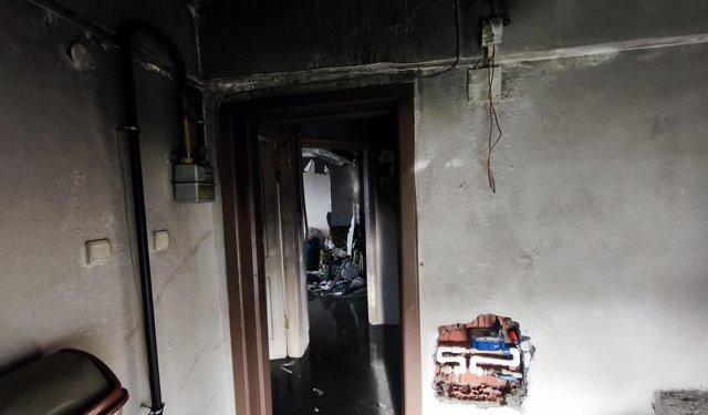 Evi ateşe verdi, babasına telefon açıp söndürmesini istedi