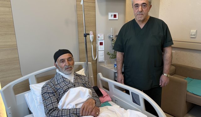 Güneş enerji sistemindeki arızayı tamir ederken üzerine dökülen sıcak su vücudunu yaktı