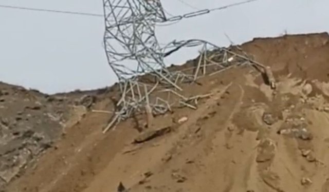 Hakkari'de heyelan riski nedeniyle katı atık tesisinde faaliyetler geçici olarak durdurdu